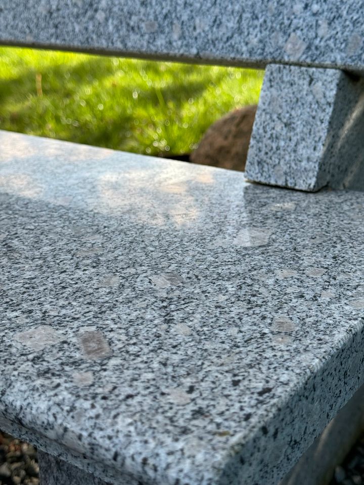 Granit Gartenbank mit Tisch in Seevetal