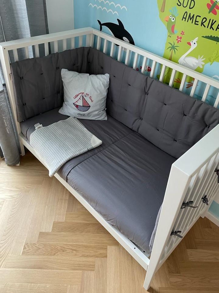 Babybett Kinderbett Kindersofa mit Zubehör von Leander Linea Luna in Krefeld