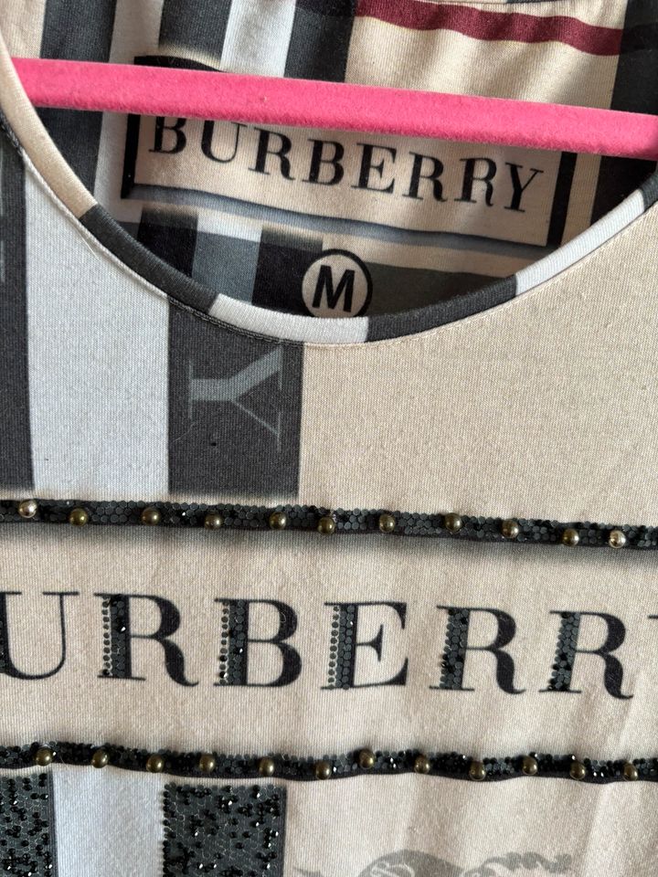 Burberry tshirt in Hannover