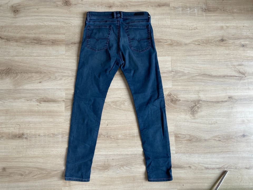 Diesel Jeans Herren blau Stretch 28 slim fit Spender in Dillingen (Saar)