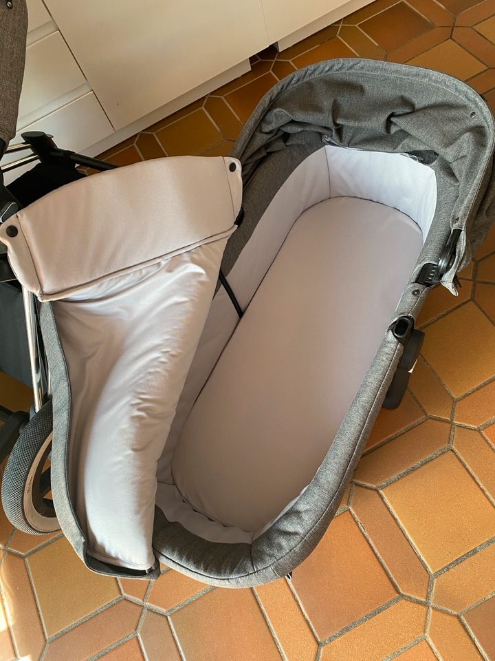 Cybex Kinderwagen + Kindersitze + Viel Zubehör in Friolzheim