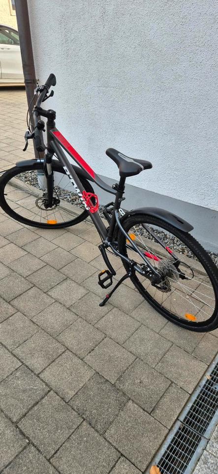 Fahrrad Riverside 500 Crossbike 28 Zoll grau / rot Größe M in Passau