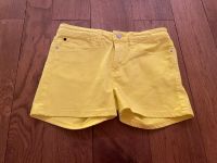 Calvin Klein Shorts gelb Gr. 170 kurze Hose Nordrhein-Westfalen - Drensteinfurt Vorschau