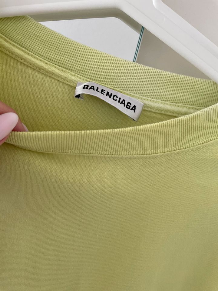 Original Balenciaga T-Shirt Neon Gelb Gr. S oversized in Uetze