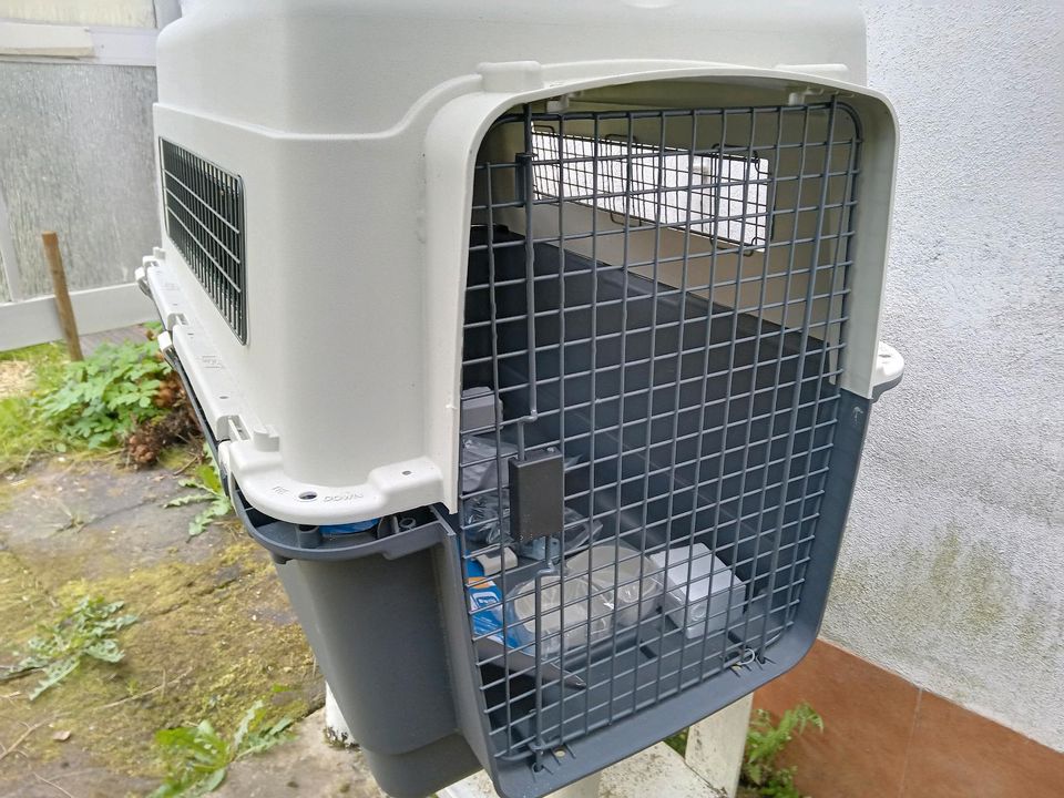 Hundetransportbox XL mit Rollen von AniOne in Hadamar