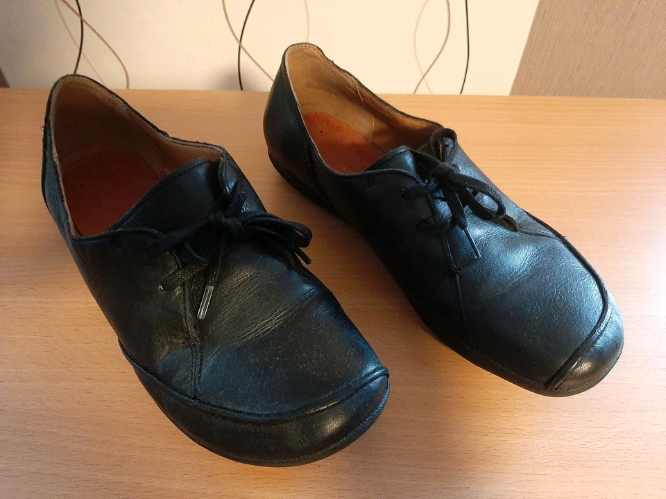 Clarks Schuhe Gr. 39 (5,5) schwarz Leder Damen Halbschuhe in Wachstedt