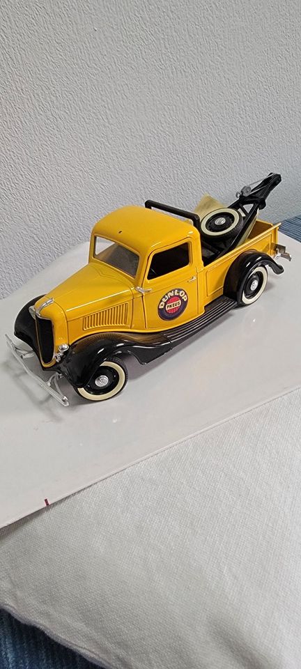 Ford V8 Pick up ( 1936 ) 1/19 Solido in Balingen