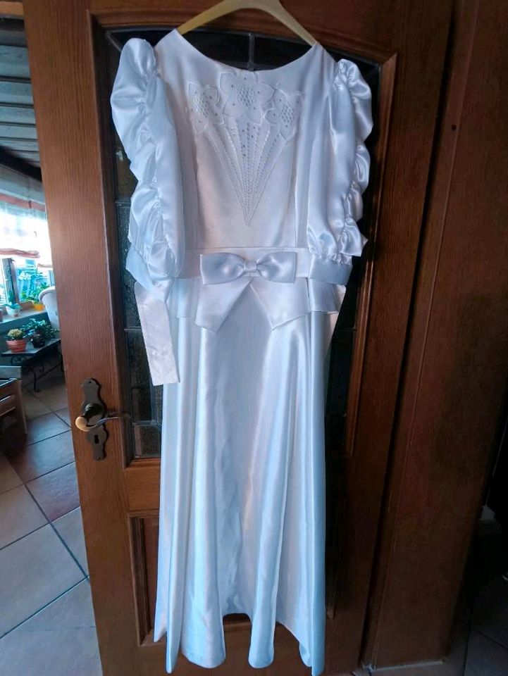 Brautkleid mit Reifrock, Kopfschmuck, Handschuhen, Tasche in Bad Saulgau