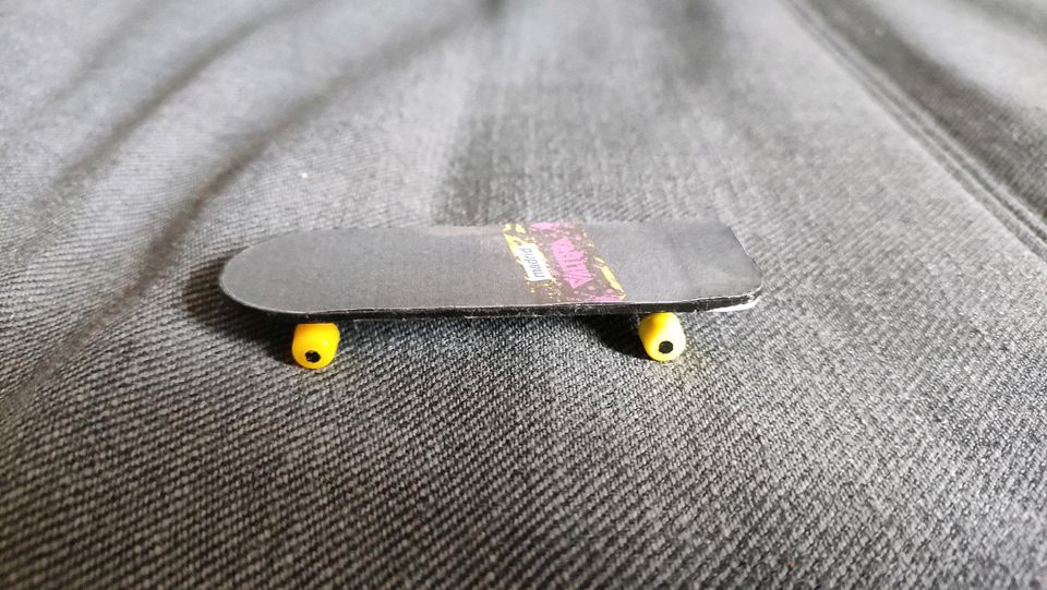 Back to the Future Marty's Skateboard 1:8 in Bonn