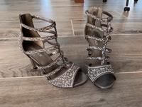 Silberner Pumps von Catwalk Größe 36 Nordrhein-Westfalen - Hilden Vorschau
