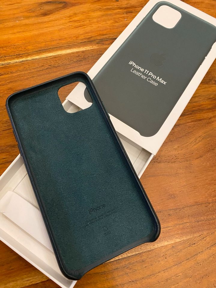 Original Apple iPhone 11 Pro Max Leder Case OVP in Pfullingen