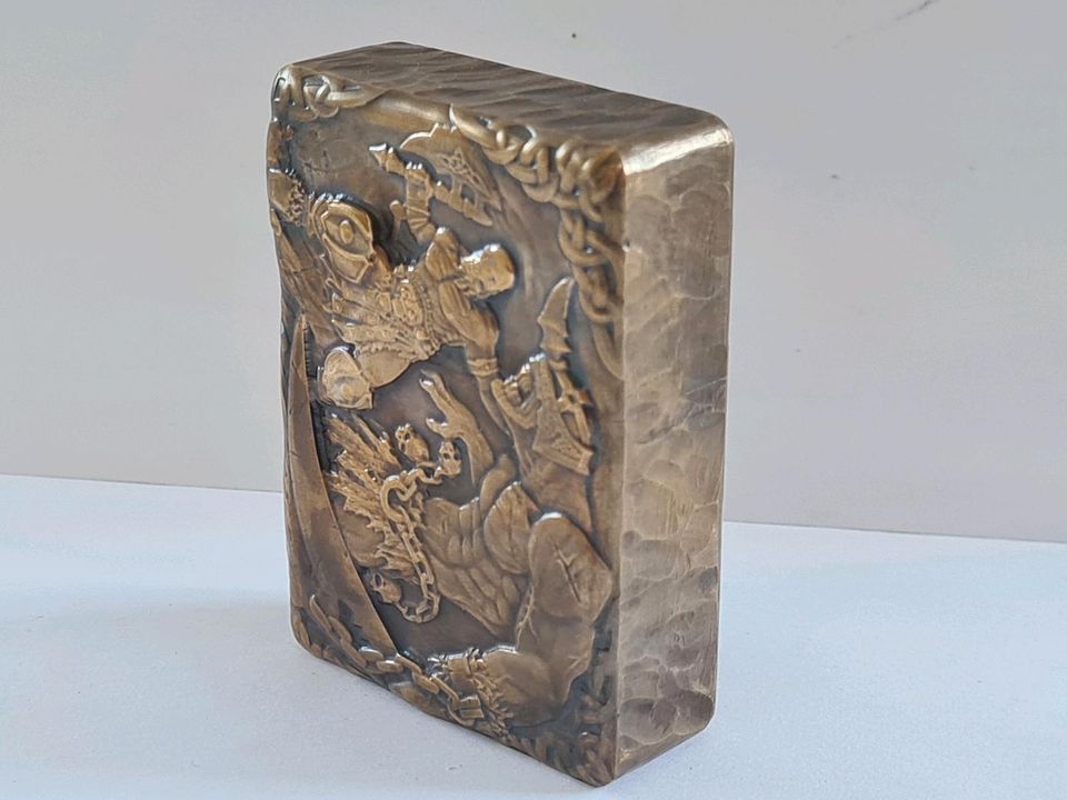 Kratos God of war Spartaner Feuerzeug mit zippo inlay, Rar, neu in Brühl