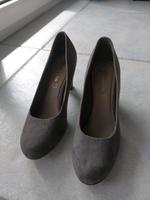 Pumps Tamaris grau Wildleder-Optik Gr. 39 Bayern - Kalchreuth Vorschau