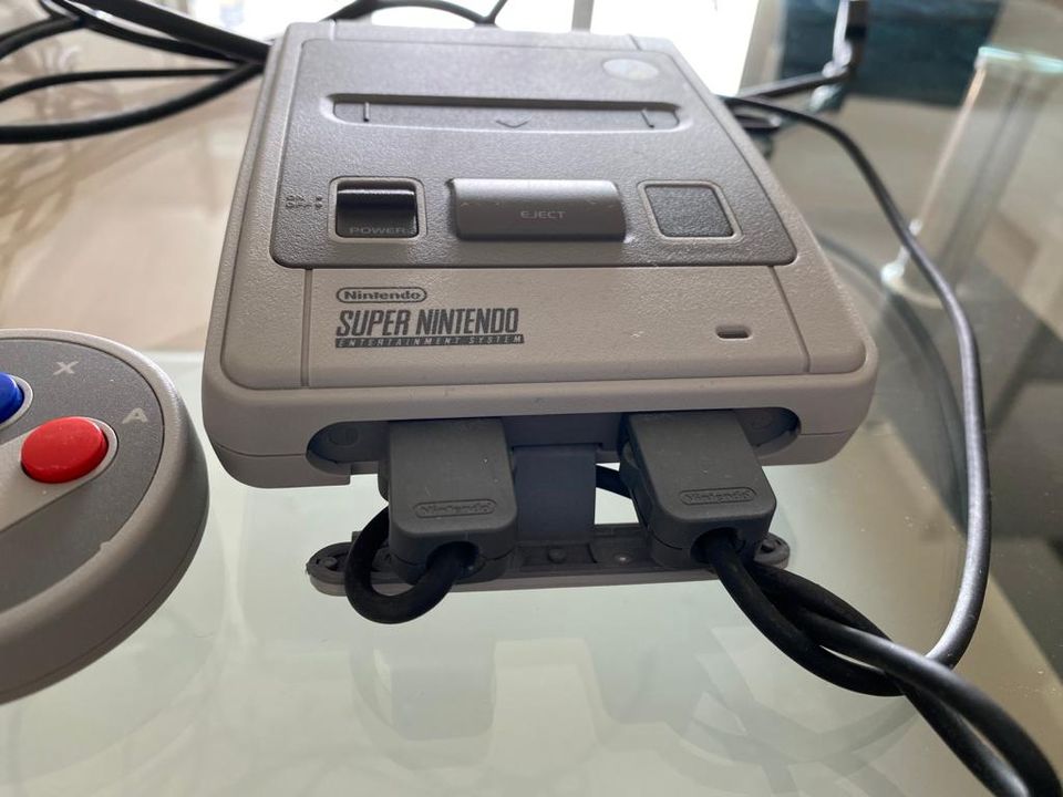Super Nintendo classic Mini mit 2 Controller und 21 Spiele!!! in Erfurt