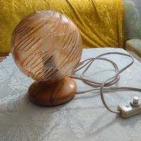 DDR Tischlampe, Glaskugel mit Holzfuß Sachsen-Anhalt - Schönebeck (Elbe) Vorschau