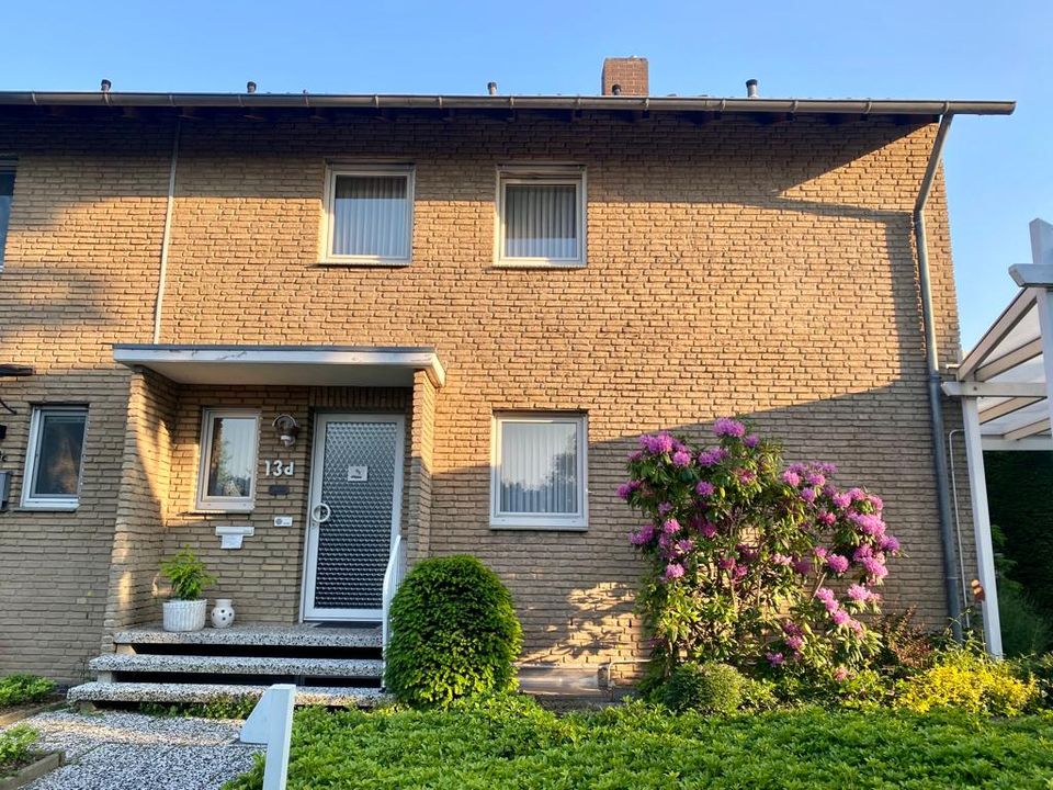 Reihenendhaus in zentraler Lage von Lübbecke mit Carportstellplatz und Garage in Lübbecke 