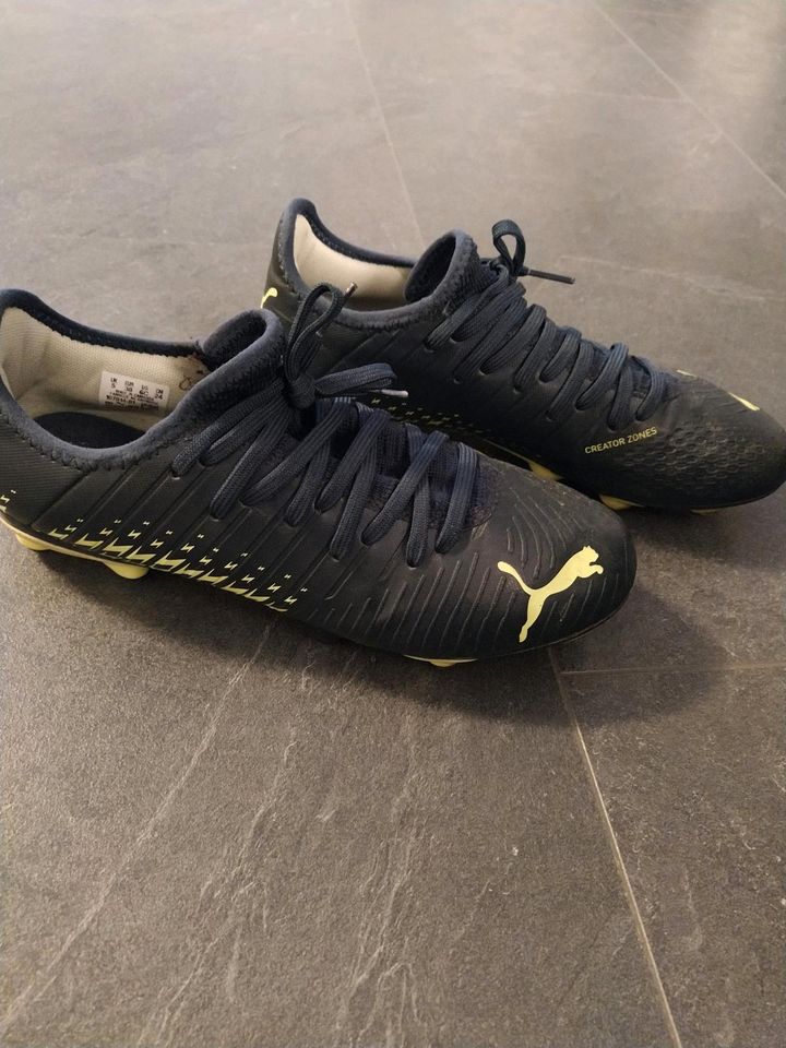 PUMA Fußballschuhe FUTURE Z 4.4 FG/AG sehr gut erhalten!!! in Raunheim