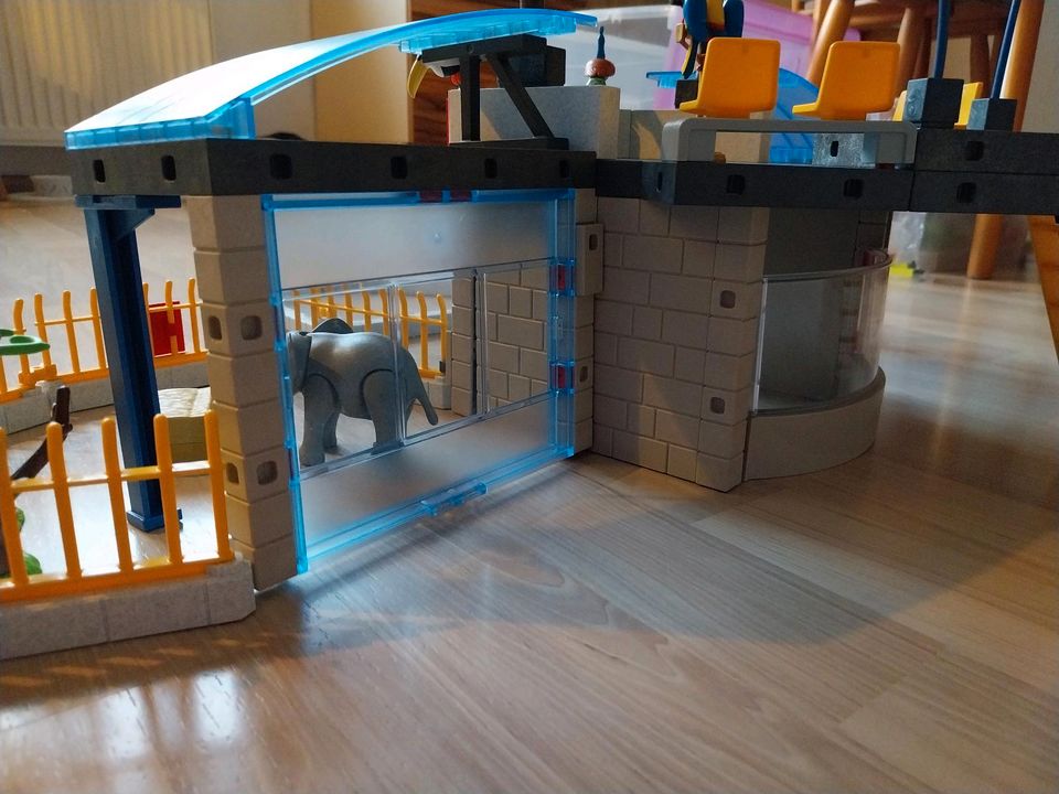 Playmobil Zoo mit div Zubehör in Teuchern