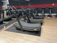 2x Technogym Skillmill-Connect Curved Laufband Lamellen AirRunner Baden-Württemberg - Ettenheim Vorschau