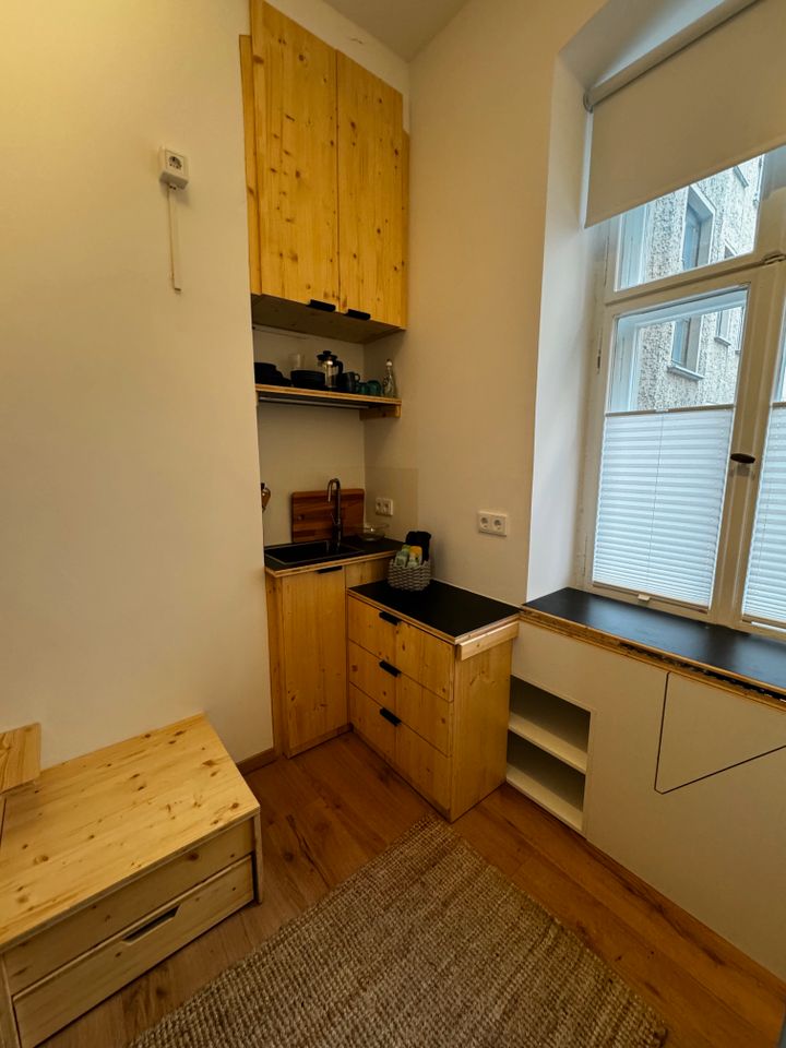 Toll gestaltetes u.möbliertes Mini Apartement im Herzens Berlins in Berlin
