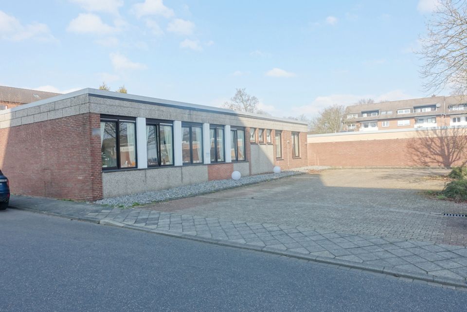 Virtuelle 3D Besichtigung: Geräumiger Bungalow in begehrter Lage in Mönchengladbach in Mönchengladbach