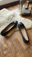 Ballerinas neu ungetr 41 Tommy Hilfiger dunkelblau Leder Schleife Nordrhein-Westfalen - Bedburg Vorschau