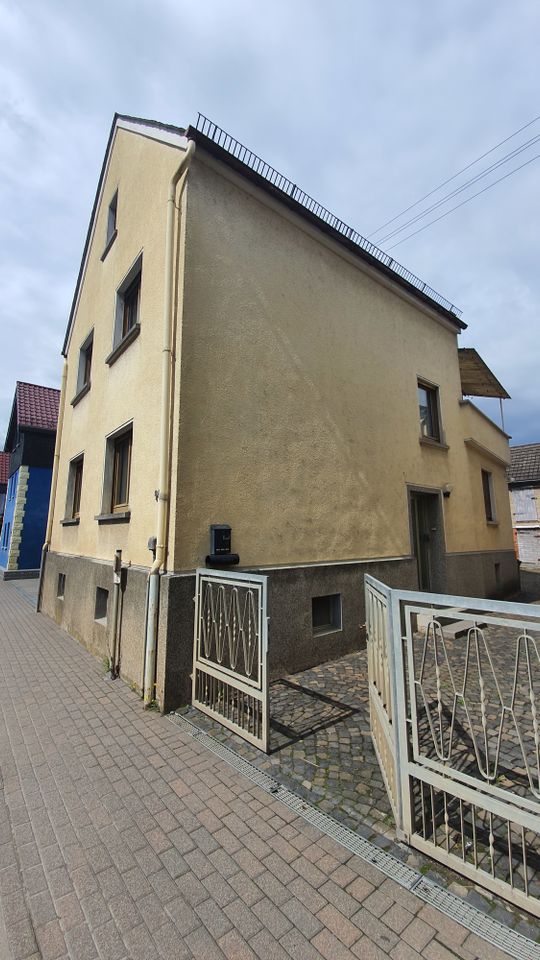 Haus in Flacht 6 km nahe Limburg mit Scheune und Garten in Rheinland