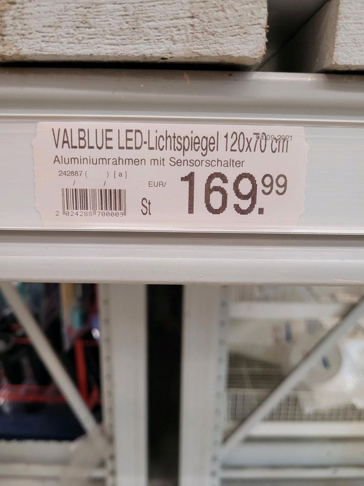 LED-Leuchtspiegel Neu ( Valblue ) in Netphen