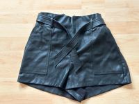 Kurze Lederhose (Kunstleder) Zara schwarz Shorts Aubing-Lochhausen-Langwied - Aubing Vorschau