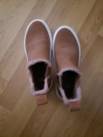 Boots von UGG Stuttgart - Stuttgart-Nord Vorschau
