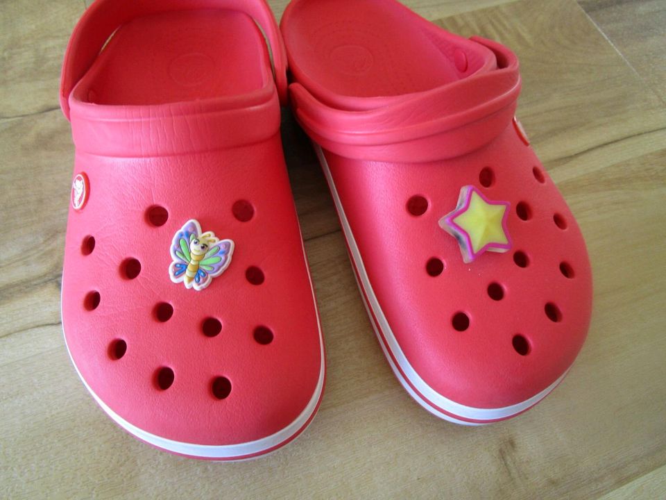 Crocs...Gr37/38 ....M5/W7 ...& Jibbitz...22€ in Hildesheim