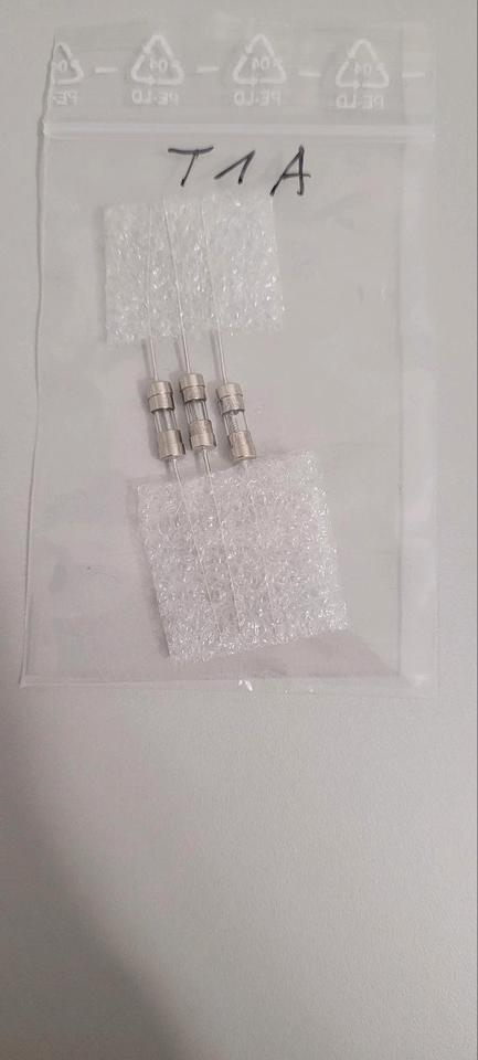 3x Fein- Glas- Sicherung, bedrahtet, träge T1A 3,6x10mm 250V  1 A in Salzgitter