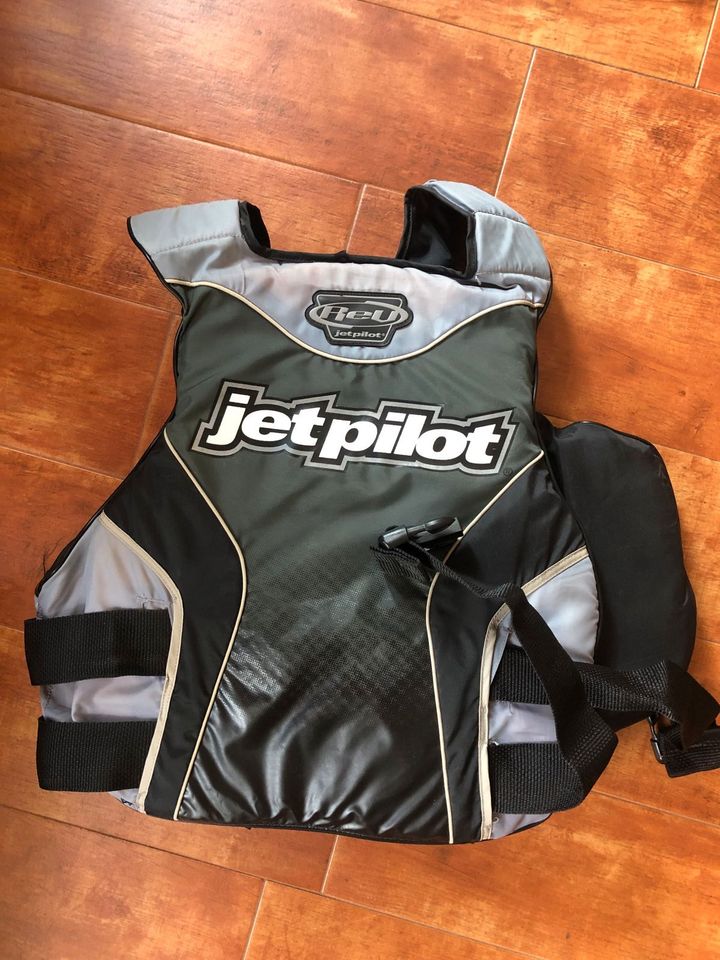 Jetpilot Woman Size: M  Wetsuite John mit Jacke und Lifejacket in Eutin