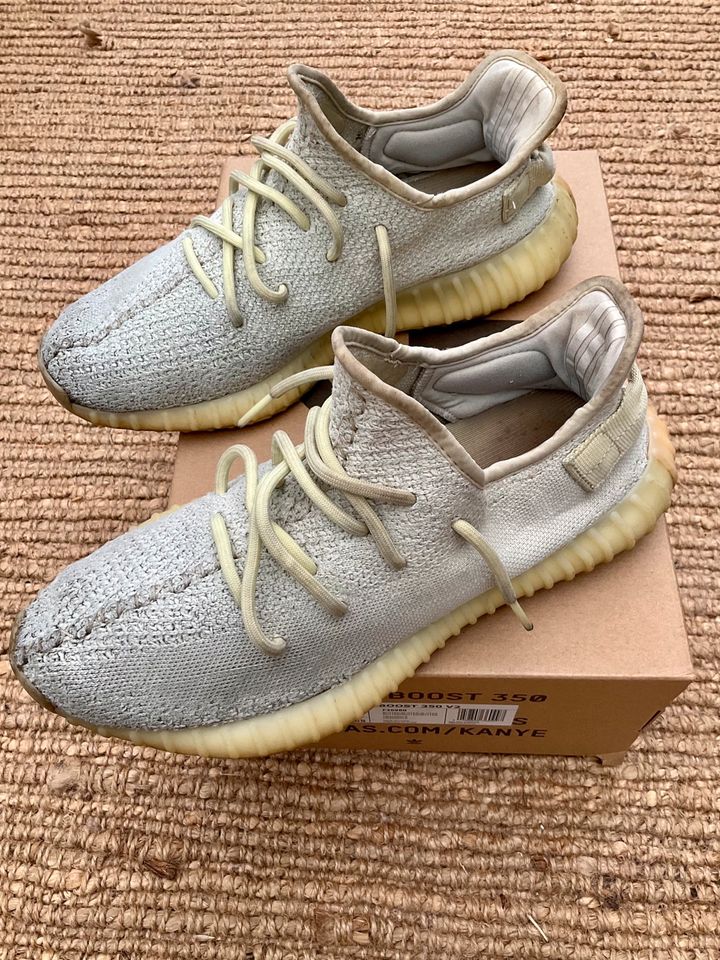 Adidas Yeezy Boost 350 V2 Kanye Gr 42 2/3 (8,5) in Geldern