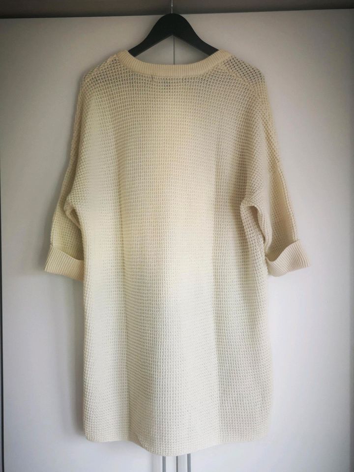 Schöner oversize Pullover von Vero Moda Gr. M in Überherrn