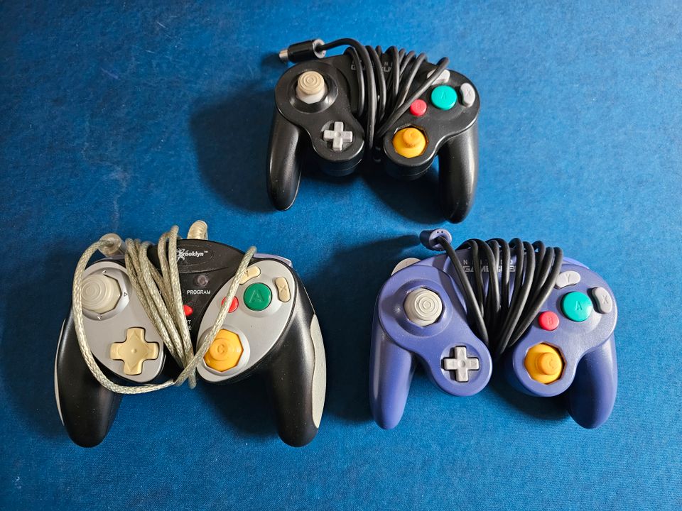 Nintendo Gamecube + 14 Spiele + 3 Controller + Gameboy Player in Würzburg