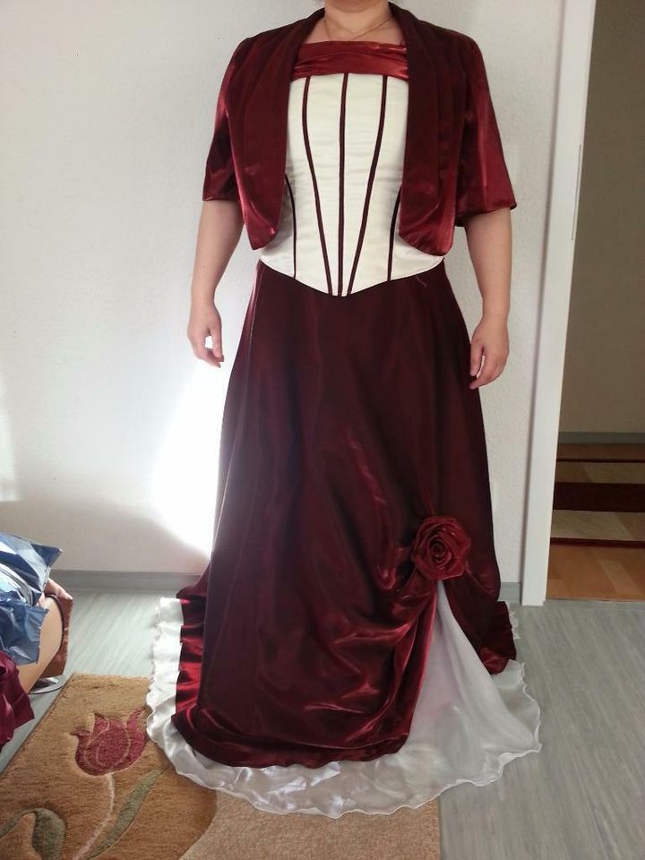 Abendkleid Bordo Weiß mit Bolero in Wuppertal