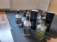 Jack Deniels Flaschen Grün Rot Schwarz Hessen - Kefenrod Vorschau