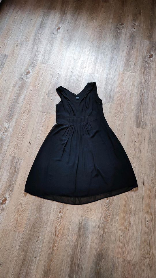 Esprit Kleid Sommerkleid Abendkleid Gr.40 in Zörbig