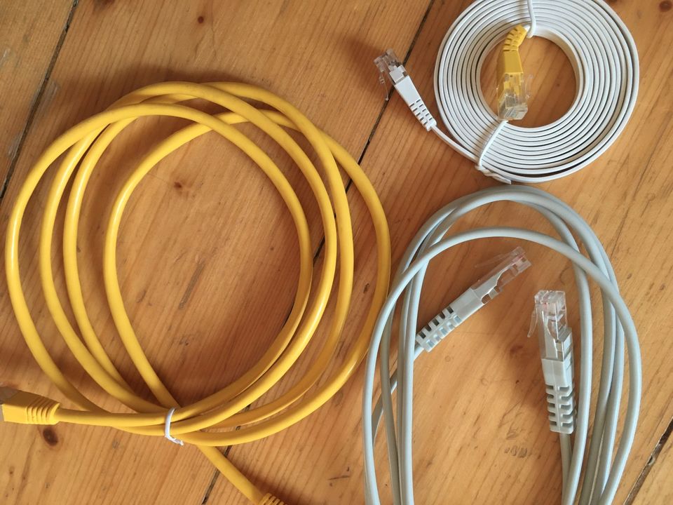 Netzwerkkabel 3 Stück LAN DSL Kabel Internet Telefon in Bochum