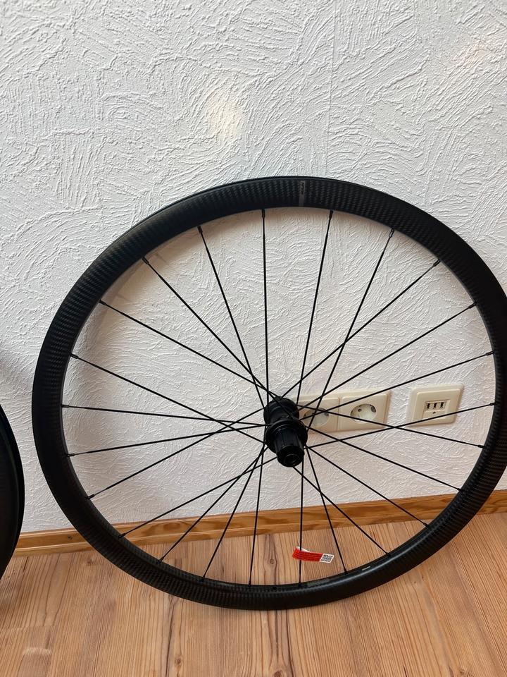 Mavic Cosmic SL 32 Carbon Laufradsatz Rennrad disc DT Swiss in Konstanz