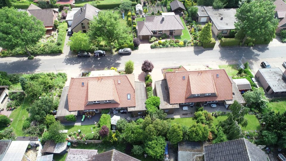 Doppelhaus mit einer freistehenden Haushälfte in Bad Zwischenahn in Bad Zwischenahn