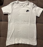 Nike T-Shirt Gr. 137-147 (M) Niedersachsen - Gifhorn Vorschau