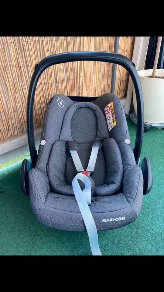 Maxi Cosi Babayschale Sparkling Grey „Unfallfrei“ in Osnabrück