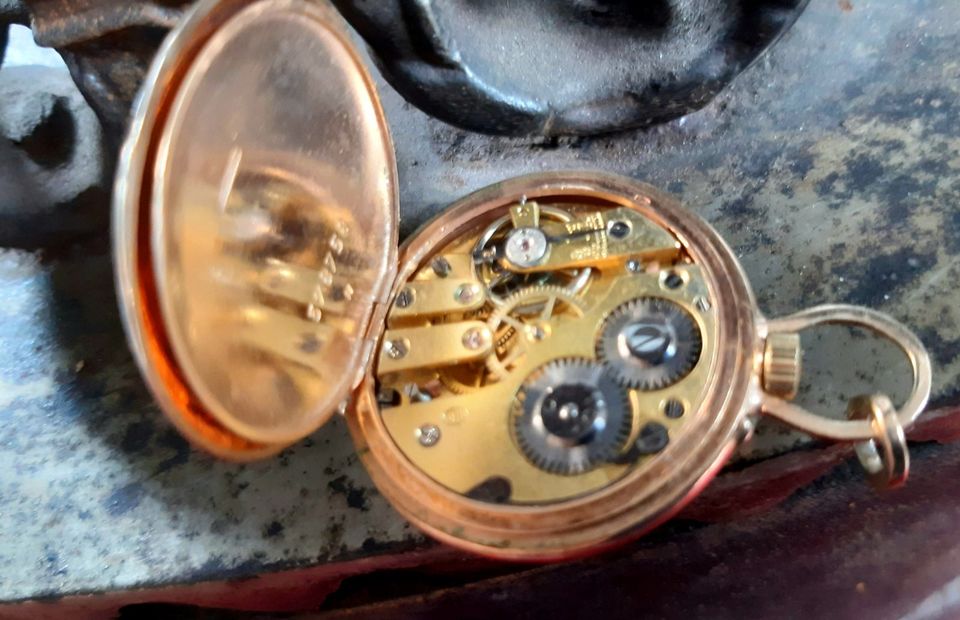 Antike schöne taschenuhr damen Union horlogere defekt in Sangerhausen