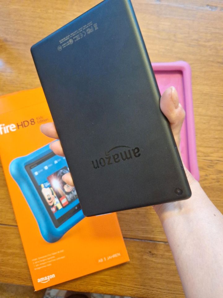 fire HD 8 ...Wurde wenig benutzt  wie neu lag nur im Schrank rum in Hilkenbrook