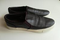 Damen Sneaker von H&M Gr. 39 lila Reptilien-Prägung Brandenburg - Putlitz Vorschau