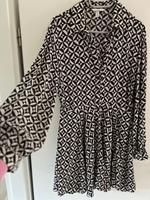 H&M -tolles luftiges Kleid, L eher M -kaum getragen hinten länger Schleswig-Holstein - Jübek Vorschau