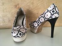 Tamaris High Heels Pumps Gr. 40 weiß-schwarz-taupe Kr. München - Haar Vorschau
