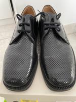 Hochwertige Herren schuhe von McScott  schwarz gr.41/42 Hessen - Bruchköbel Vorschau